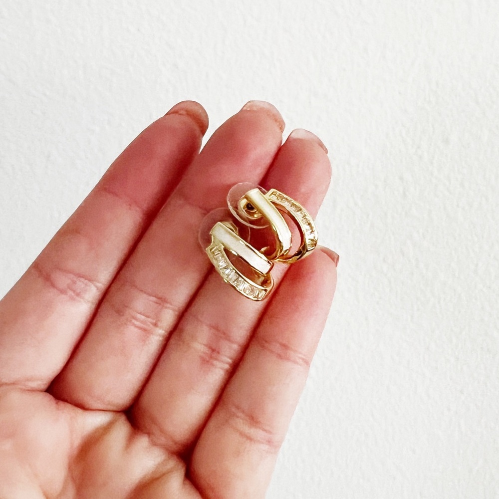 ✨Double Hoop Studs (Boutique) - Picture 4 of 7